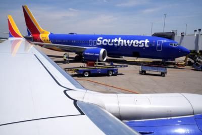 Southwest Airlines To Revamp Board, Keep CEO Amid Investor Pressure