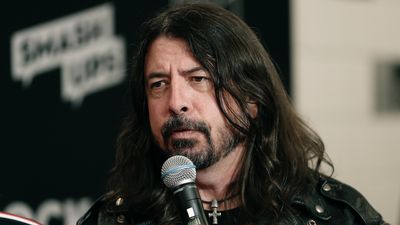 “I’ve recently become the father of a new baby daughter, born outside of my marriage.” Dave Grohl reveals that he has become a father for the fourth time, promises to try to regain his family's trust and “earn their forgiveness”