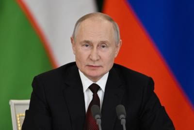 Putin's Nuclear Weapons Pose Threat, Warns Former President