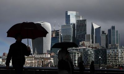 UK economy unexpectedly flatlines for second month in row