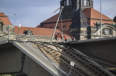 Concrete Bridge Partially Collapses In Dresden, Germany