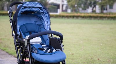 How to clean a dirty stroller in 8 simple steps