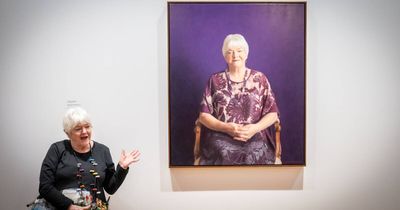 Why beloved cook, writer Stephanie Alexander wanted a purple portrait