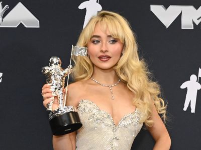 Sabrina Carpenter wears Madonna’s 1991 Oscars gown to the MTV VMAs