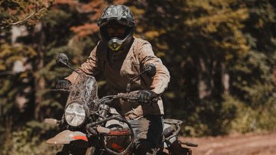 Bell's MX-9 Adventure DLX Helmet Works On- and Off-Road, But the Shield Needs a Tab