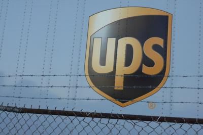 UPS Stock Expected To Outperform J.B. Hunt In 2024