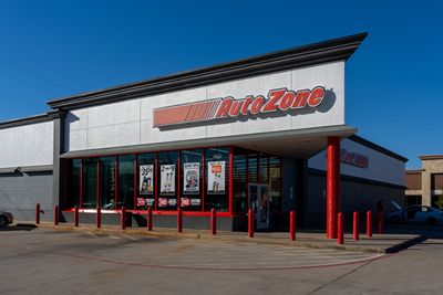 Is AutoZone Stock Outperforming the Nasdaq?