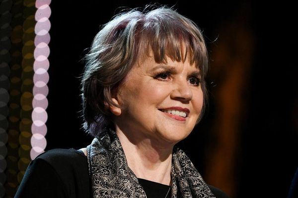 Linda Ronstadt slams ‘rapist’ Trump for holding Arizona rally in her namesake hall