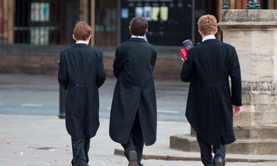 Leading universities urged to take no more than 10% of students from private schools