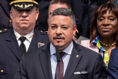 New York City police commissioner to resign after his phone was seized in federal investigation