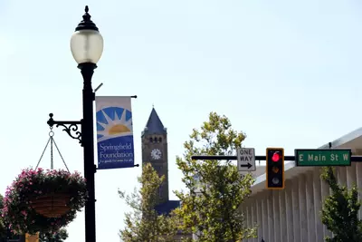 Bomb threat shuts down Ohio city hall after Trump spreads baseless migrants rumor