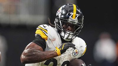 Najee Harris Says It Doesn't Matter Which Steelers Quarterback Starts vs. Broncos