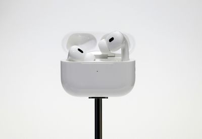 US Says New Apple AirPods Can Be Hearing Aids