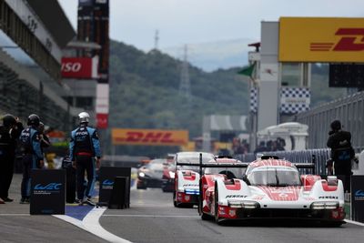 WEC Fuji: Porsche pips Toyota in red-flagged opening practice