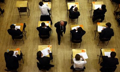 Experts raise concerns over ‘unreliable’ marking of GCSE English