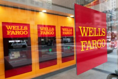 Newly freed from federal restrictions, Wells Fargo agrees to shore up crime risk detection