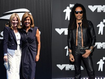 Jenna Bush Hager attempts to set Lenny Kravitz up with Hoda Kotb