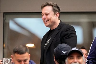 United Airlines will offer free internet on flights using service from Elon Musk's SpaceX