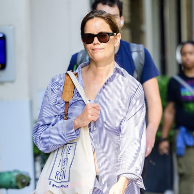 Katie Holmes Remixes Fall's Divisive Barrel-Leg Denim Trend With a Surprising New Color