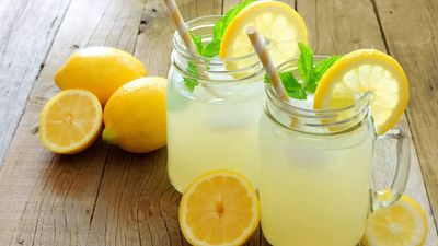 7 benefits of drinking lemon water with black salt daily