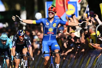 Italy back Jonathan Milan to beat Van der Poel, Philipsen and Pedersen at men's European Championship