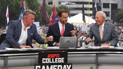 Even Nick Saban Sang During Darius Rucker's College GameDay 'Wagon Wheel' Performance