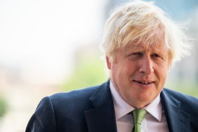 Boris Johnson and five former defence secretaries urge PM to let Ukraine fire UK missiles on Russia