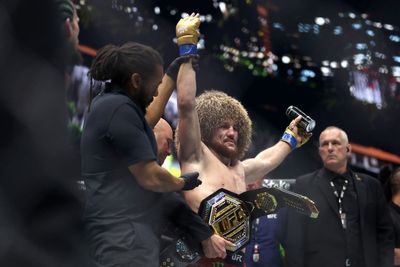 Dominant Merab Dvalishvili defeats Sean O’Malley to claim bantamweight crown at UFC 306