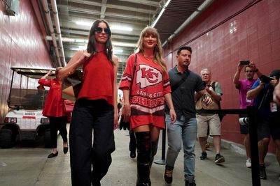 Taylor Swift, fresh off the VMAs, back at Arrowhead to watch boyfriend Travis Kelce and the Chiefs