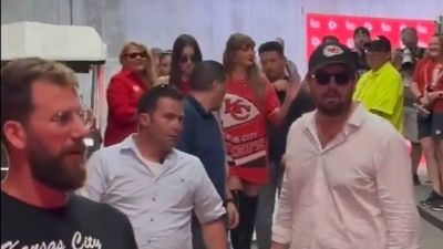 Taylor Swift All Business as She Arrives Ahead of Chiefs-Bengals Showdown