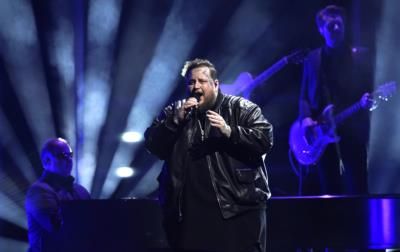 Country Singer Jelly Roll Performs Emotional Song At Emmys