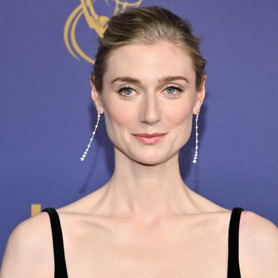 Elizabeth Debicki’s Glossy Emmys Makeup Is Princess Diana-Coded