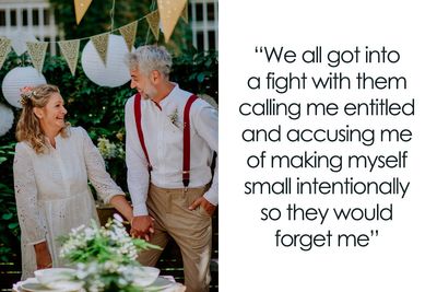 Parents Forget To Make Space For Their Youngest Daughter In Their Wedding, Get Publicly Shamed