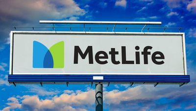 MetLife Stock: Is MET Underperforming the Financial Sector?