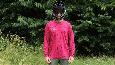 DHaRCO Mens Race jersey review – bold-looking lightweight riding top from the Aussie style masters