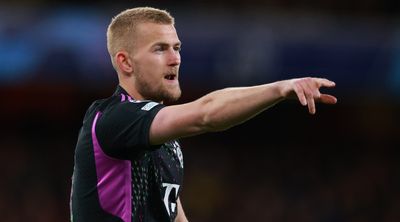 Manchester United handed Matthijs de Ligt warning, following protest and petition