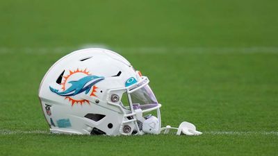 Miami Dolphins Sign Former Pro Bowl QB With Tua Tagovailoa Out