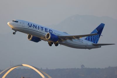 United Airlines passengers are getting free Wi-Fi via Starlink