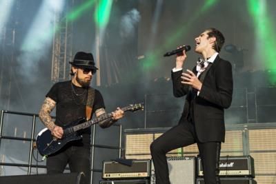 Jane's Addiction Cancels Tour After Onstage Scuffle