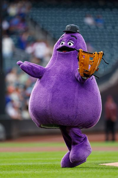 Purple place: Mets unveil the new Grimace seat at Citi Field