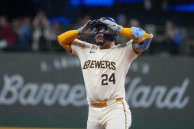 Brewers Move Closer To NL Central Title With Win