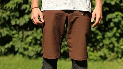 DHaRCO Mens Gravity Short review – tough trail riding shorts with eco credentials that work well in warm or cool weather