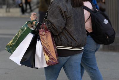 Retail sales gains may test bets on big Fed rate cut