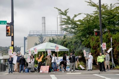 Boeing, Union Resume Talks As Strike Empties Seattle Plants