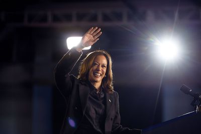 Harris jumps to 6-point lead over Trump