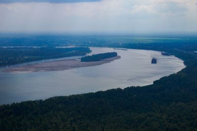 Brackish water creeping up the Mississippi River may threaten Louisiana's drinking supply