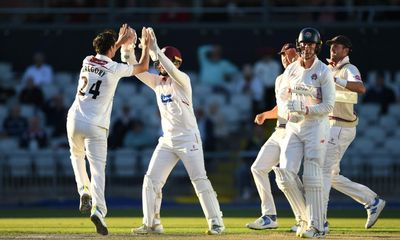 Lancashire frustrate Somerset, Surrey forge ahead of Durham: county cricket – as it happened