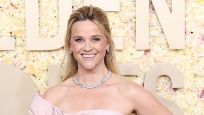 Reese Witherspoon's climbing ivy is the perfect pairing with her home's cream and turquoise exterior – a master gardener explains how to recreate the English countryside look