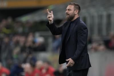 Roma Fires Coach De Rossi After Winless Start