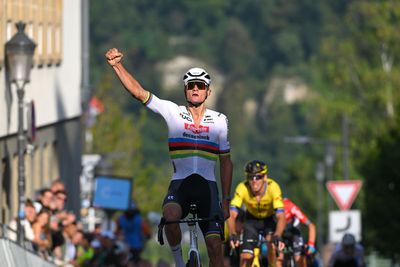 Tour de Luxembourg: Mathieu van der Poel powers to stage 1 victory